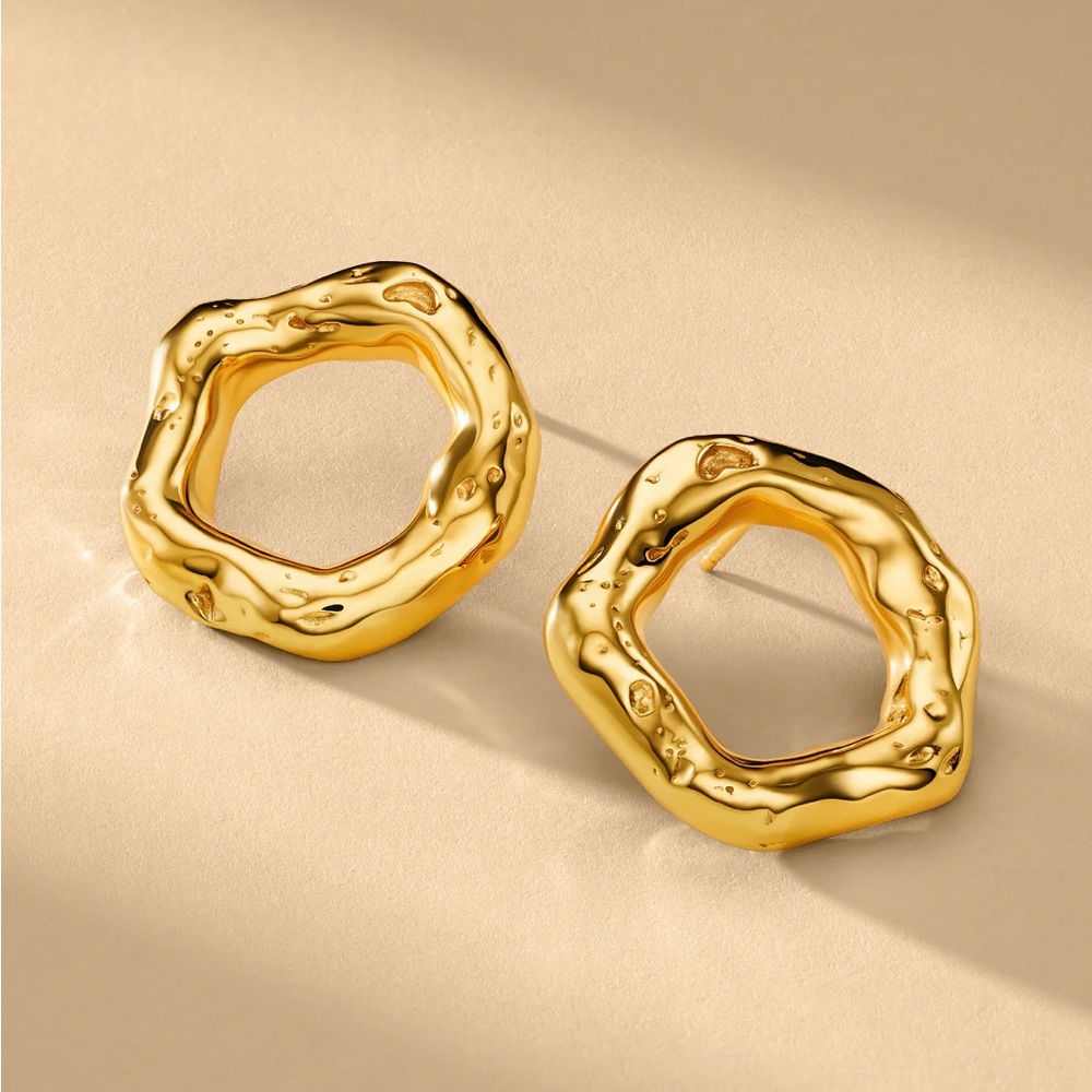 NEW: 24K Gold Melted Circle Earrings* Waterproof* Sweatproof*Tarnish Resistant*